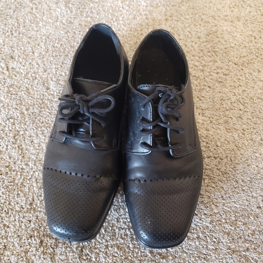 Dress shoes